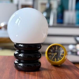 Lampe Kugelleuchte schwarz Opalglas Vintage 1980er